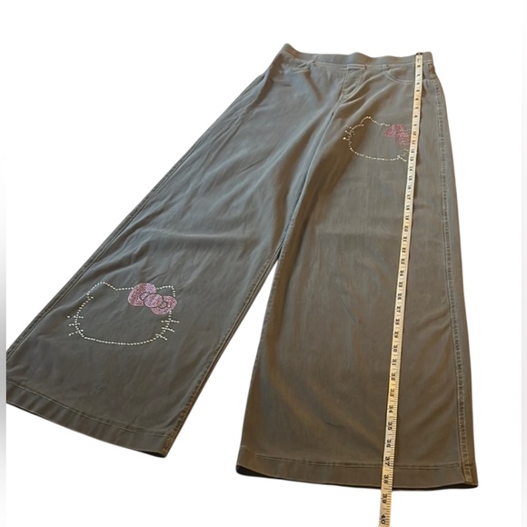 H&M Hello Kitty Gray Wide-Leg Slim Fit High Waist Pants Embroidery Size 8/9Y EUC - Picture 8 of 8